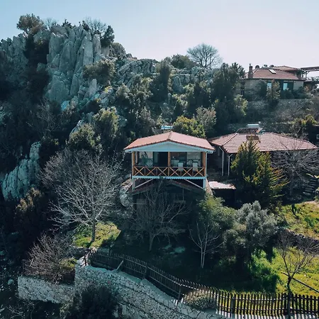 Yediburunlar Lighthouse Faralya