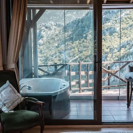 Yediburunlar Lighthouse Boutique And Restaurant 4* Фаралия